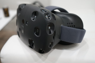 Illustration for article titled HTC Vive: Virtual Reality That's So Damn Real I Can't Even Handle It